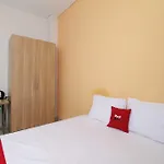 Reddoorz @ Karet Pedurenan 4