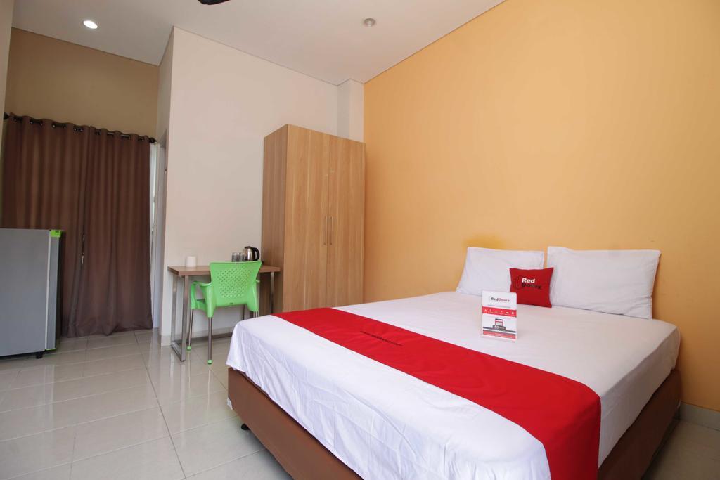 Reddoorz @ Karet Pedurenan 4
